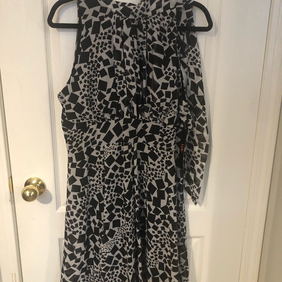 Black and white dress never worn - Picture 1 of 4